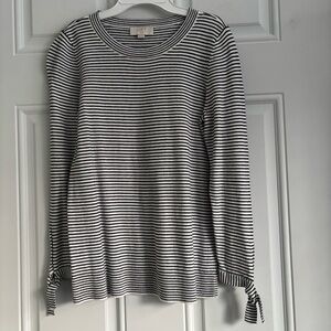 ❤️2/$15 or 3/$21❤️ Loft Horizontal B/W Striped Lightweight Sweater, Size PXS
